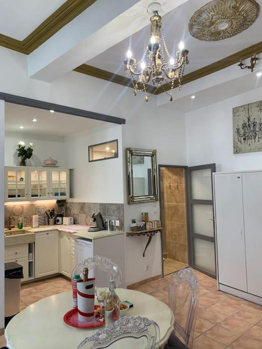 Magnifique Plein Coeur Intra-muros Apartment Avignon